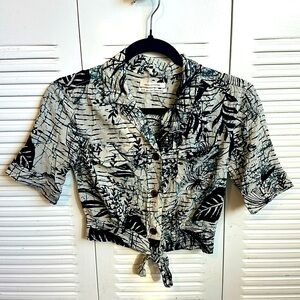 ❌SOLD❌ Urban Outfitters Vintage Cropped Hawaiian T-shirt with Tie XS